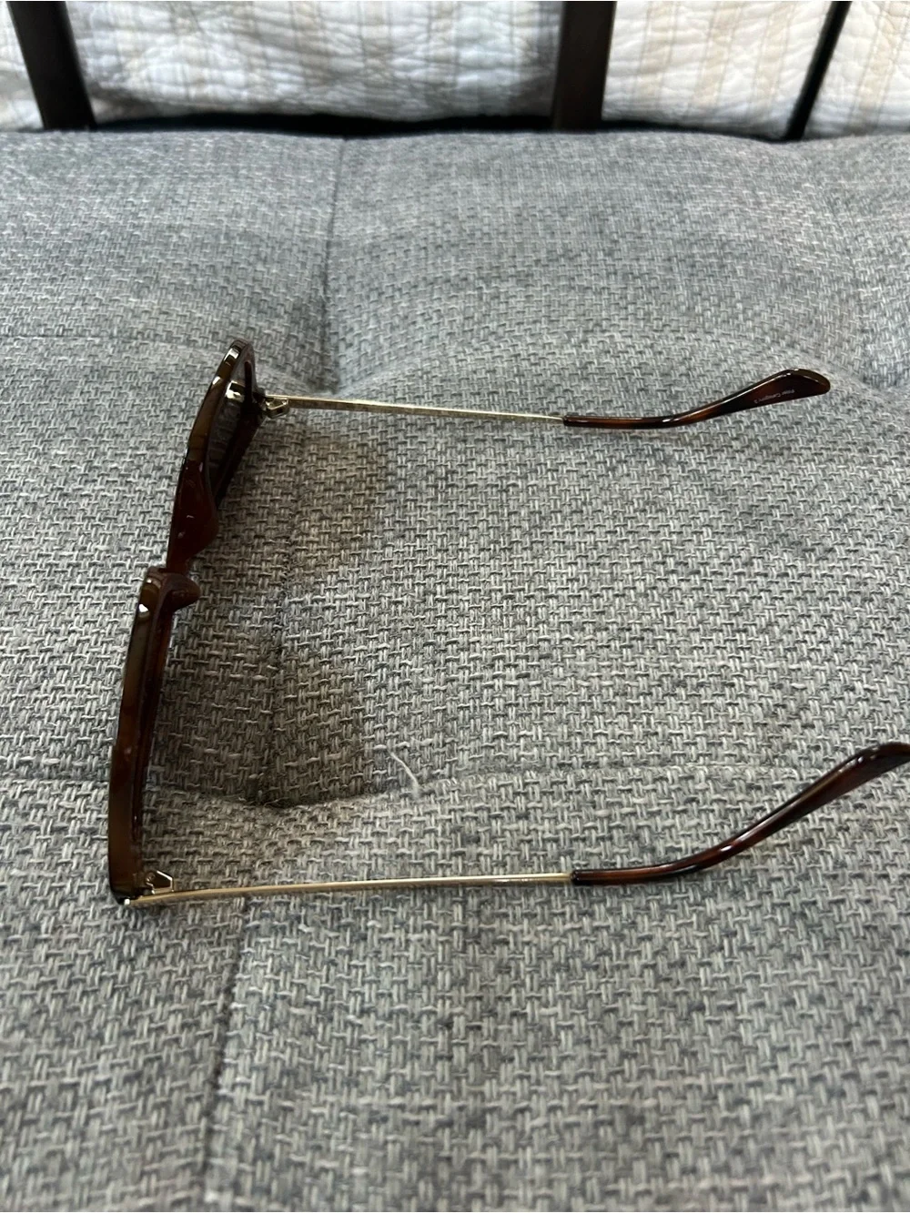 Eddie Bauer unisex worn